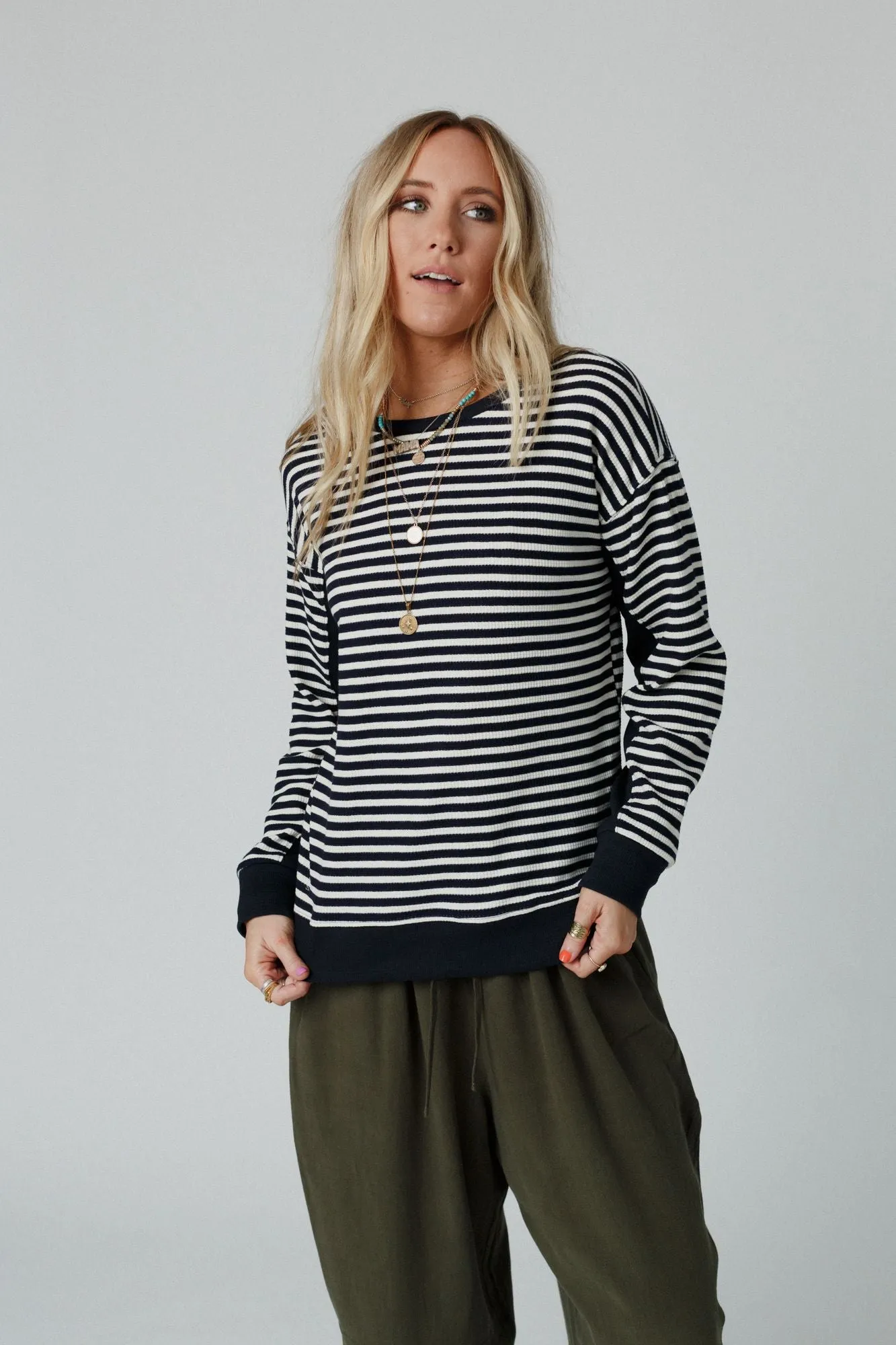 Airy Escape Stripe Top - Navy