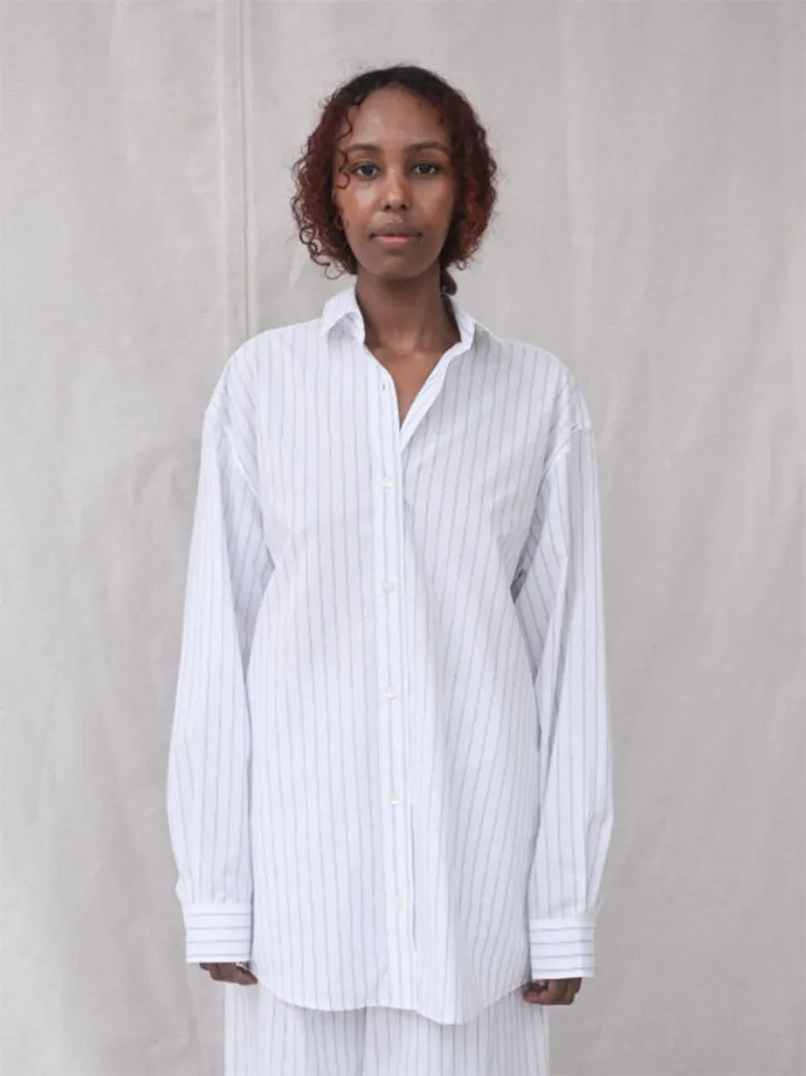 Baserange Ole Shirt, White/Thin Blue Stripe