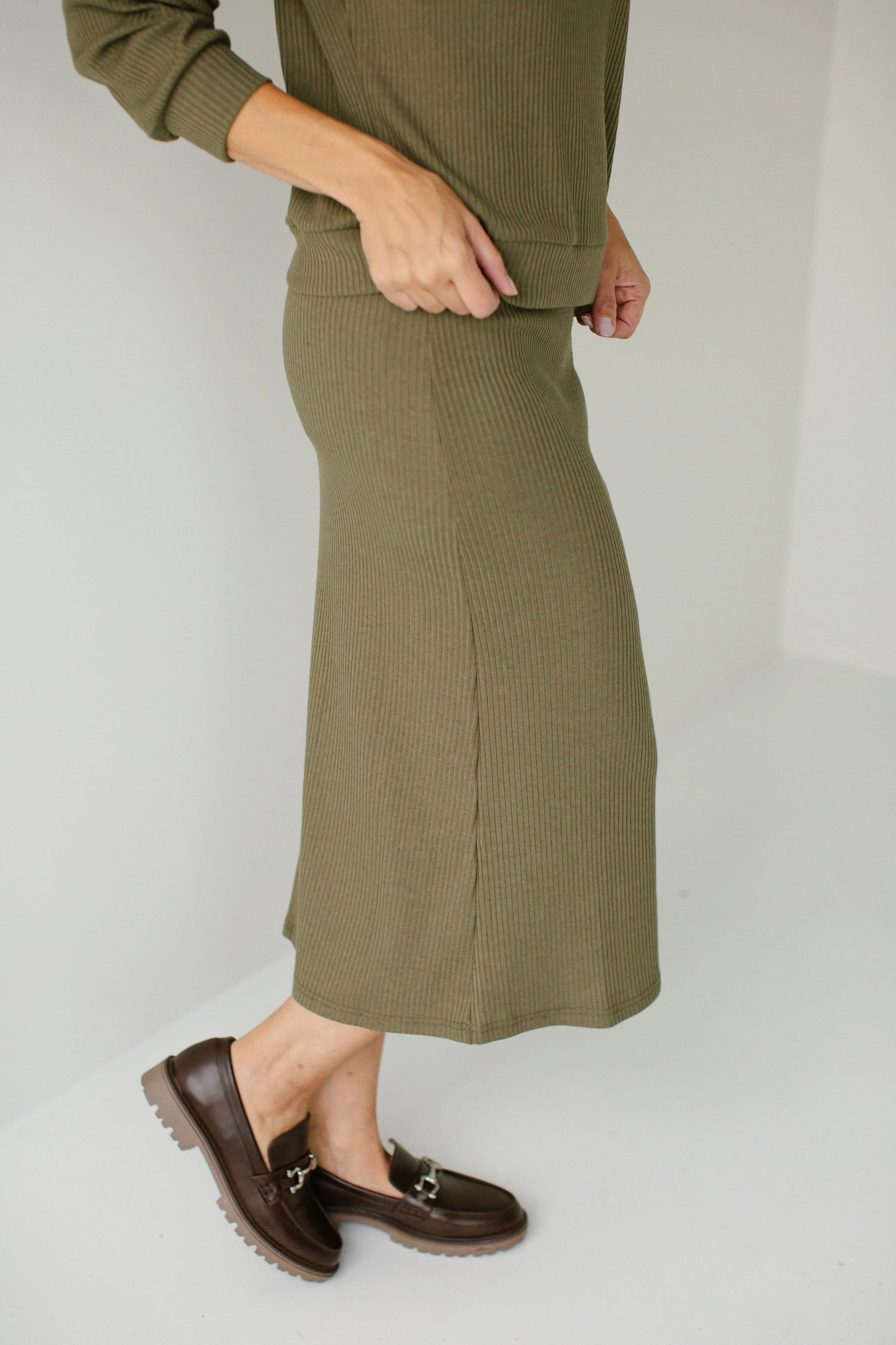 'Grove' Ribbed Midi Skirt in Olive