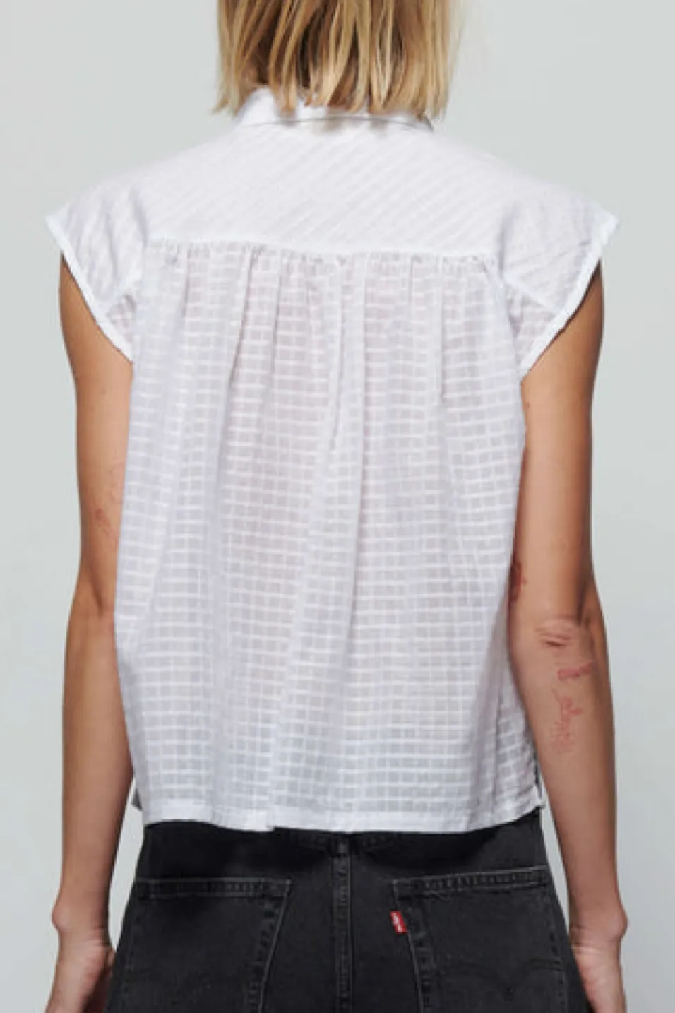 Jody Sleeveless Shirt